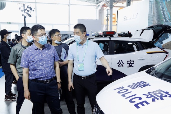 吉利汽车携4款智能警务用车亮相北京警博会_fororder_image002