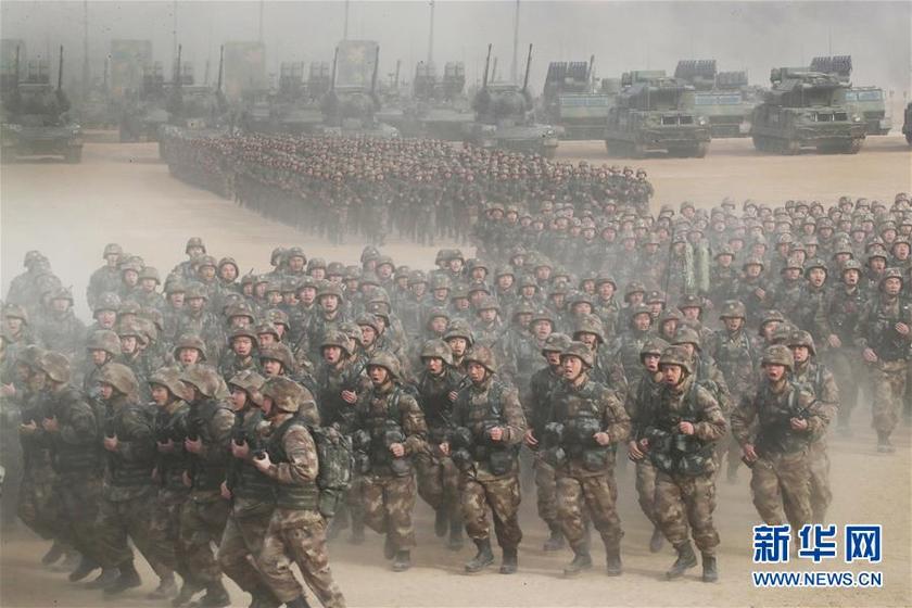 沿着中国特色强军之路阔步前进——党中央、中央军委领导推进国防和军队建设70年纪实