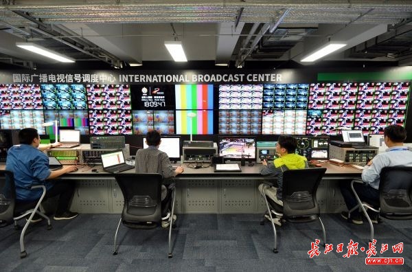 （城市远洋带图）武汉军运会主媒体中心静候中外记者