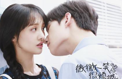《微微》杨洋激吻郑爽 这是杨洋的银幕初吻?