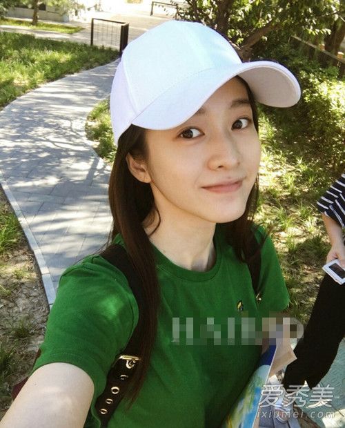 郑爽关晓彤 校花示范开学季什么发型好看