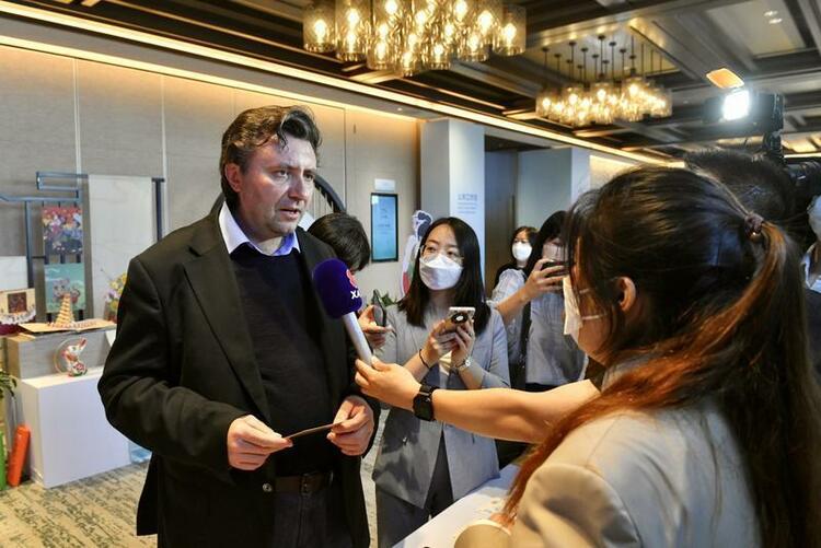 中国—中亚峰会新闻中心启用 中外记者沉浸式感受“陕西元素”