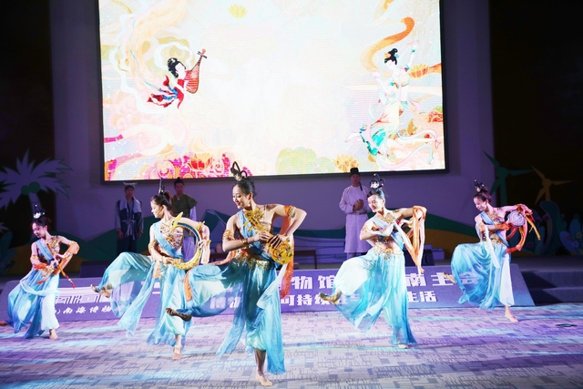 “5.18国际博物馆日”海南主会场活动精彩纷呈 “5.18国际博物馆日”海南主会场活动精彩纷呈_fororder_微故事演绎和胡旋舞表演。(秦艺桐)