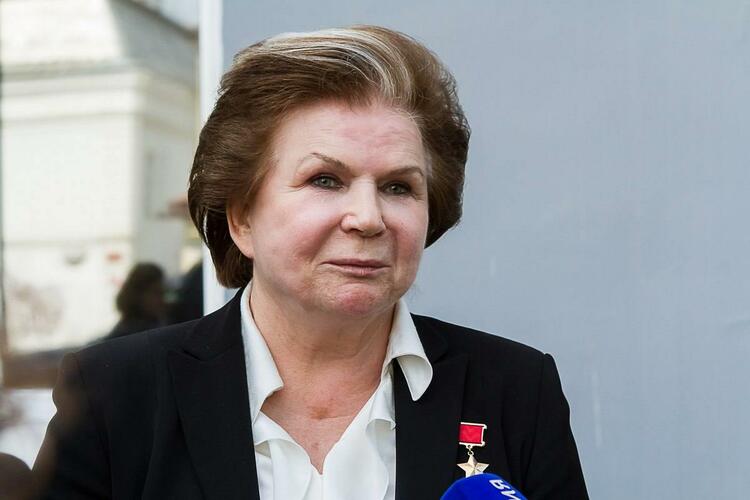 普京签署命令授予人类首位女宇航员捷列什科娃“加加林勋章”