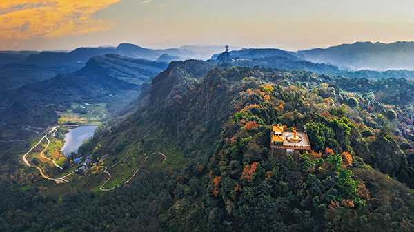 (张)世界你好,我是眉山|老峨山——避暑好去处_fororder_老峨山-供图-丹棱县委宣传部(1)