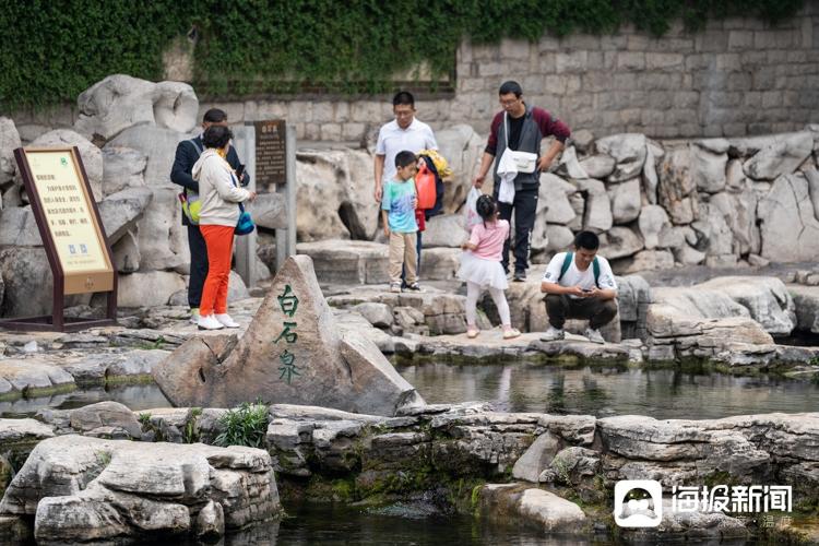 雨后济南黑虎泉撒欢喷 水位两天上涨7厘米