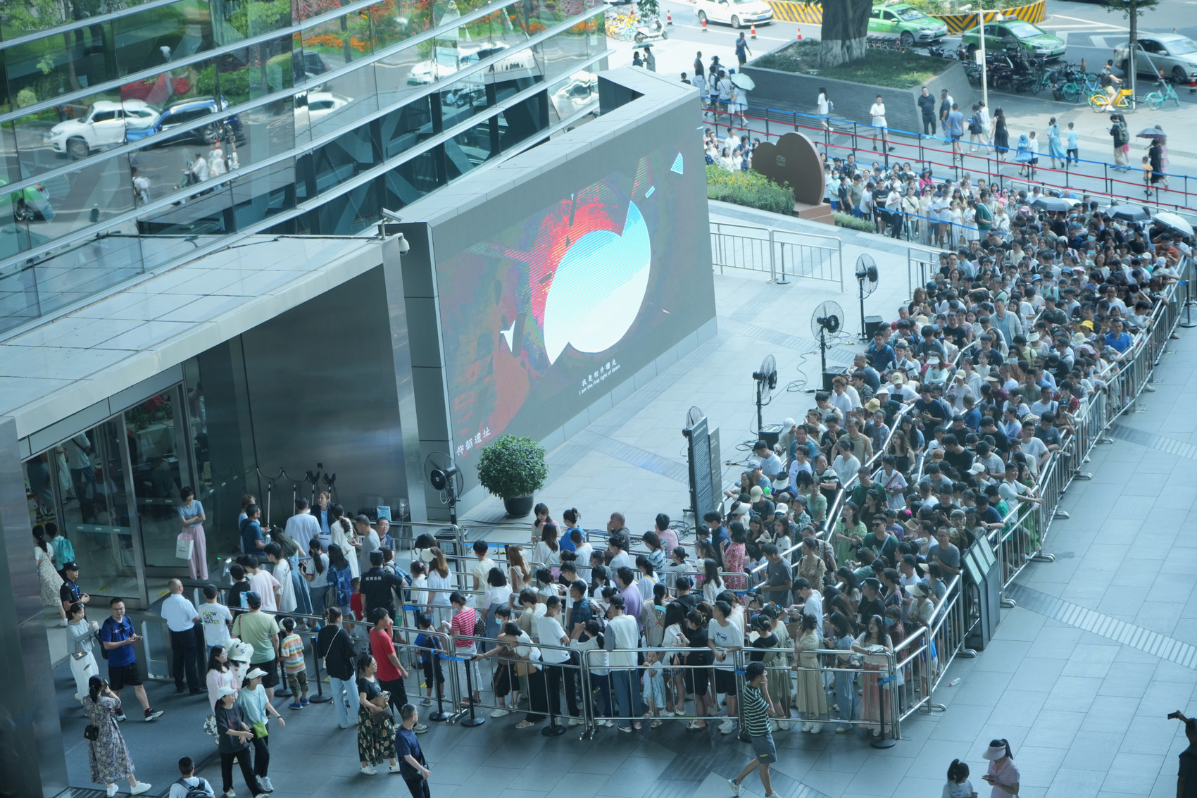（转载）3天接待观众超过63万人次 四川的博物馆为什么这么火？