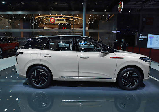 三种动力 红旗HS3将于7月中旬上市_fororder_image002