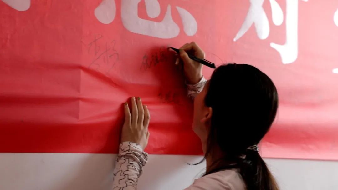 遵化市组织开展庆“七一”集中宣誓暨专题党课活动_fororder_640-4