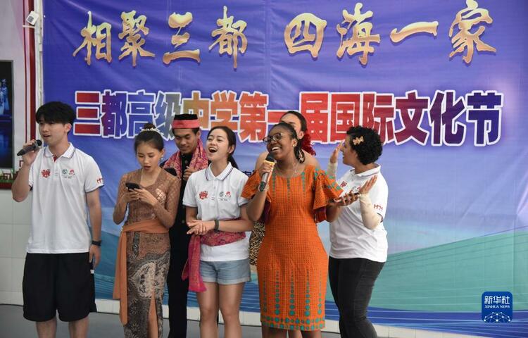 (中首)贵州:大山里的国际文化节