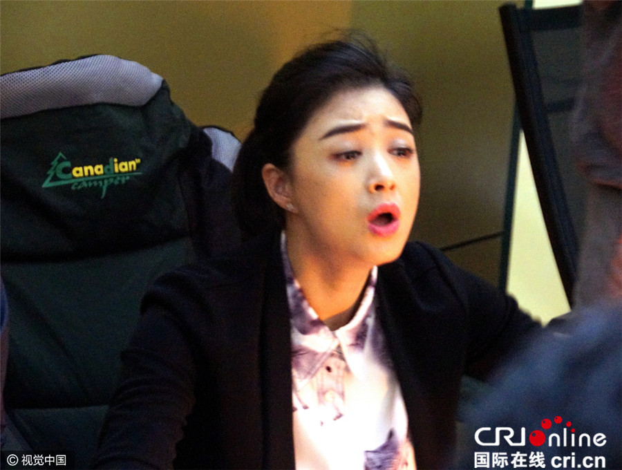 暴走表情包! 蒋欣斜眼嘟嘴频露狂笑变逗比(图)