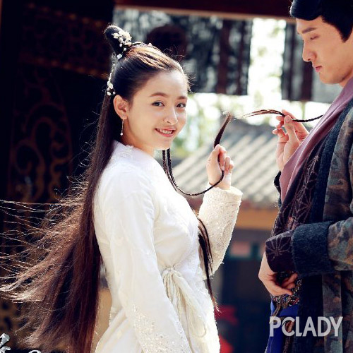 吴倩PK古力娜扎 古妆小花谁更有气质？(图)