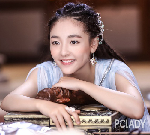 吴倩PK古力娜扎 古妆小花谁更有气质？(图)