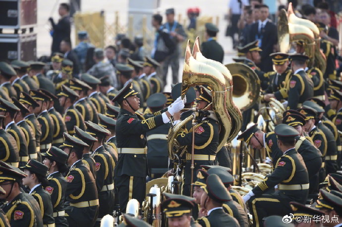 新中国阅兵史上最大规模军乐团亮相国庆70周年庆祝活动现场