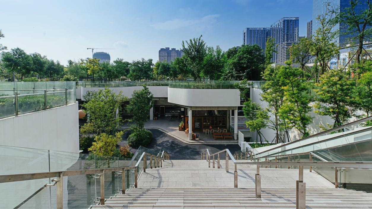 (转载)“520”成都生活节热力持续 首店立体塑造消费场景