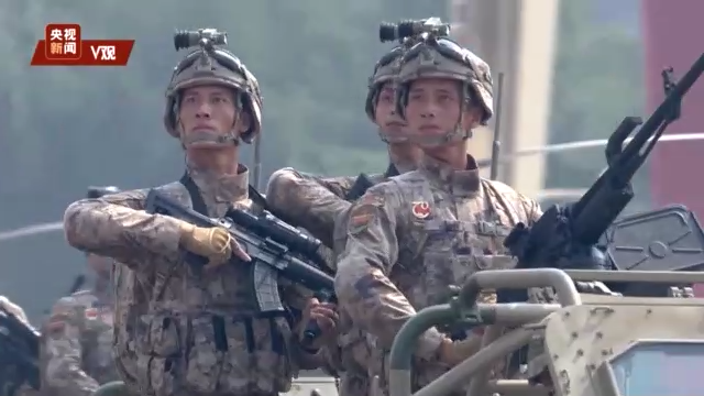 国庆大阅兵上首次亮相的枪
