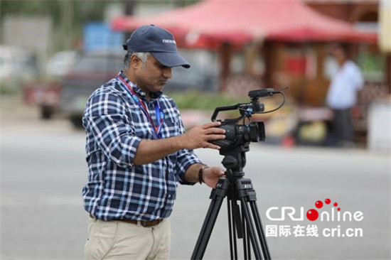 难忘金色戈壁上的这片绿和那抹白 ——孟加拉国媒体人眼里的新疆_fororder_image006
