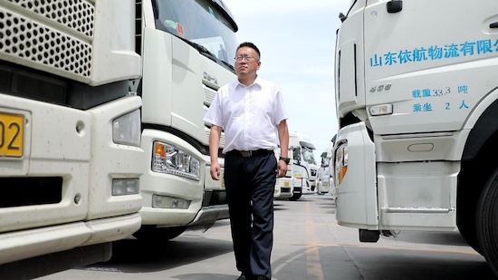 收藏解放卡车 澎湃创业新篇 近400辆只认解放为什么?_fororder_image001