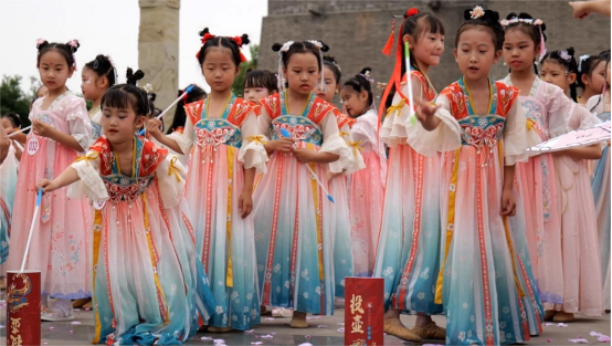 (原创)邯郸临漳:开展古风舞韵迎端午活动_fororder_邯郸临漳古风舞韵迎端午传统文化润心田(1)338