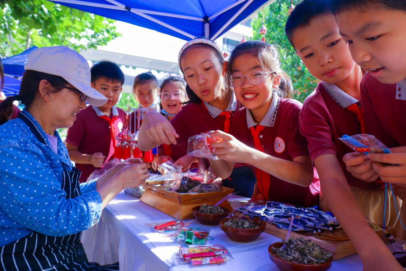西咸新区沣西新城开展非遗文化进校园暨 “我们的节日·精神的家园”端午节主题活动_fororder_图片14