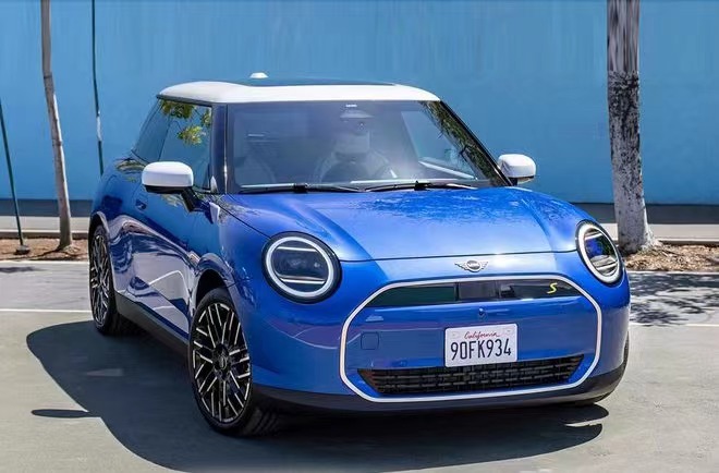 全新MINI COOPER EV内饰公布_fororder_image005