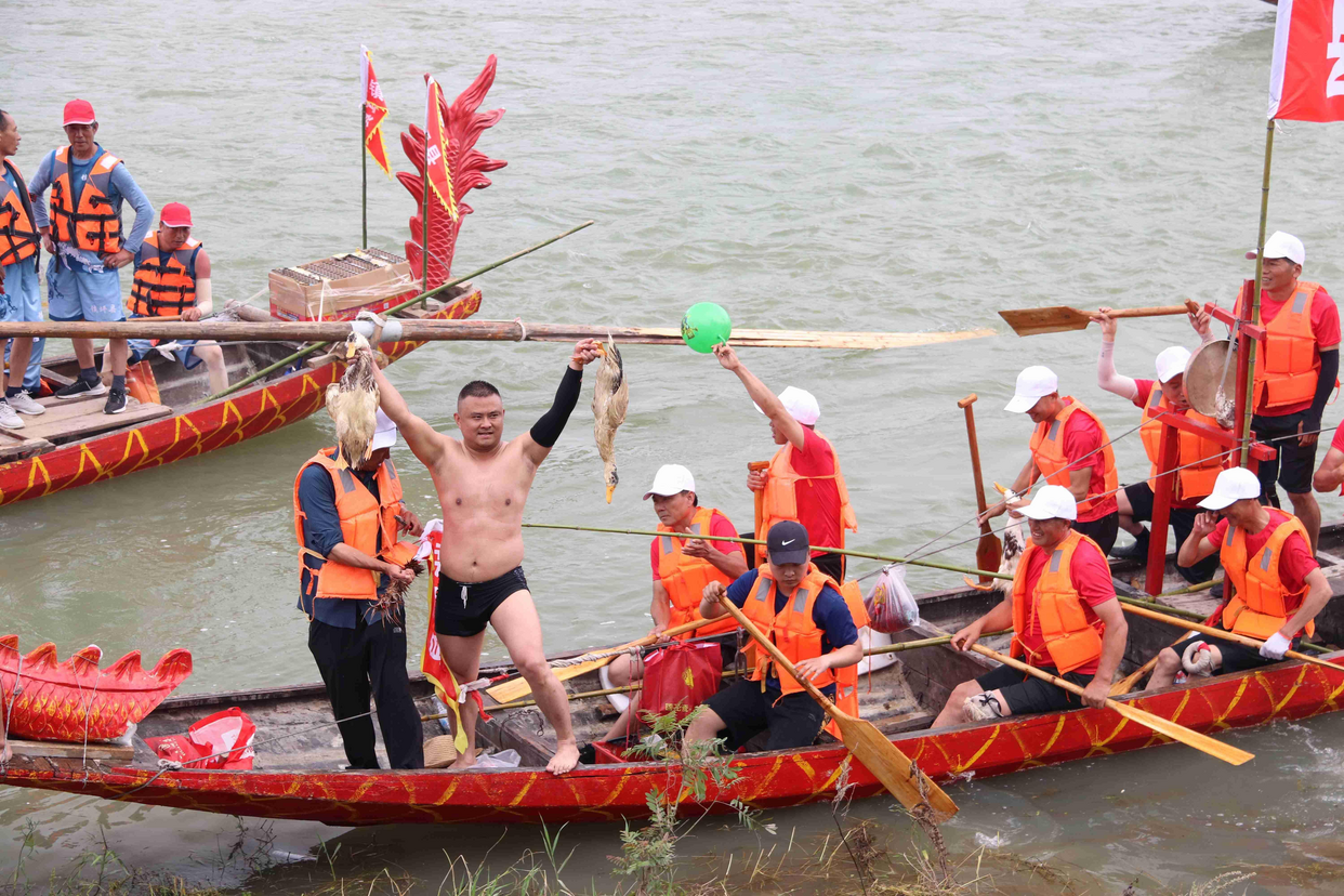 The 23rd China Ankang Dragon Boat Racing on Hanjiang River Officially Kicks off_fororder_图片5