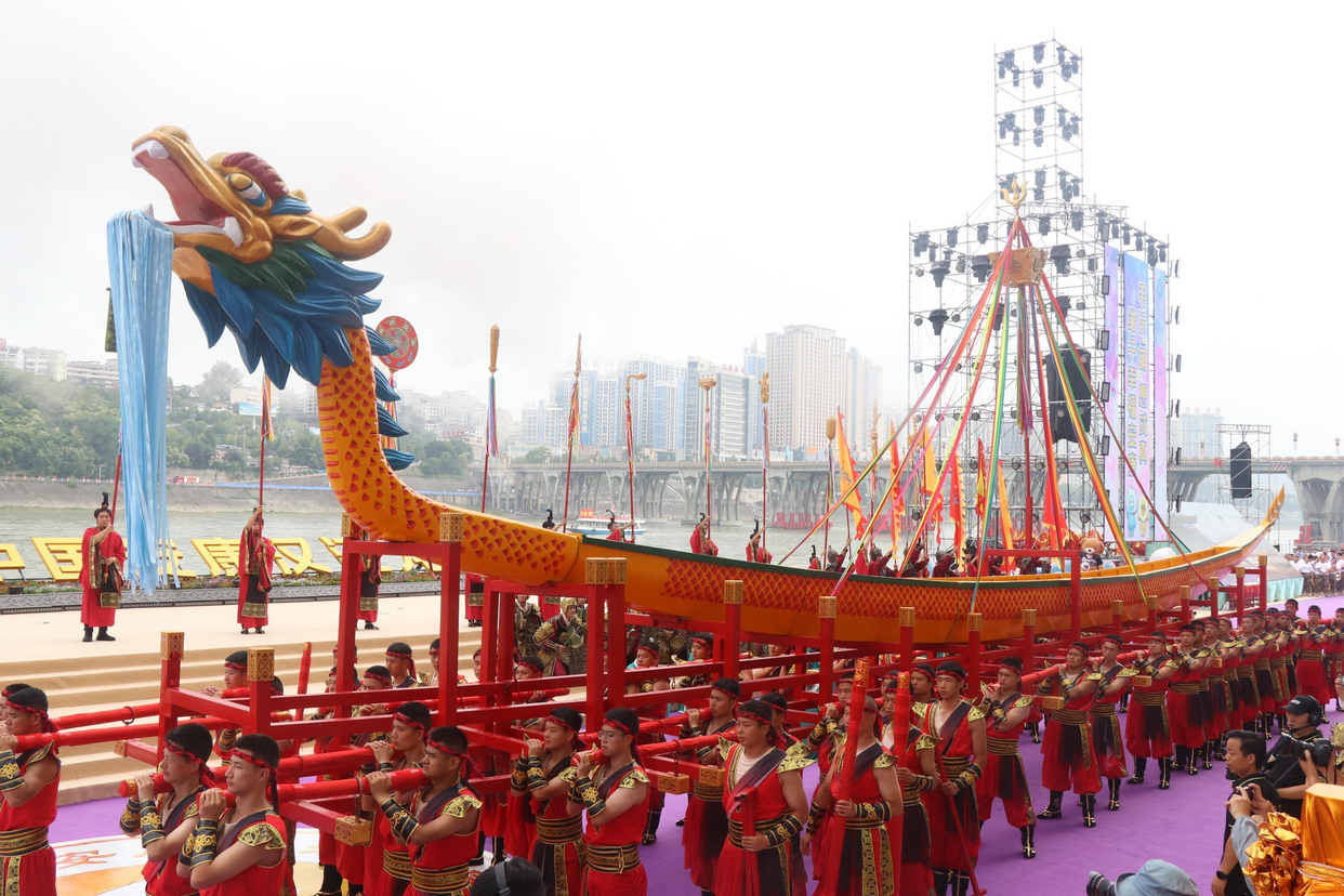 The 23rd China Ankang Dragon Boat Racing on Hanjiang River Officially Kicks off_fororder_图片3