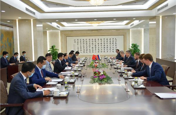 外交部副部长马朝旭同俄罗斯副外长鲁登科举行磋商