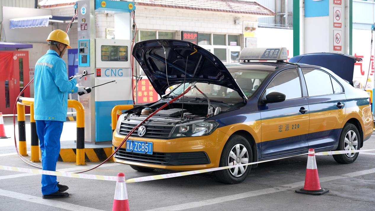 河北省市区三级市场监管局联合开展特种设备安全进企业暨压缩天然气泄漏应急演练活动_fororder_模拟压缩天然气泄漏应急演练1