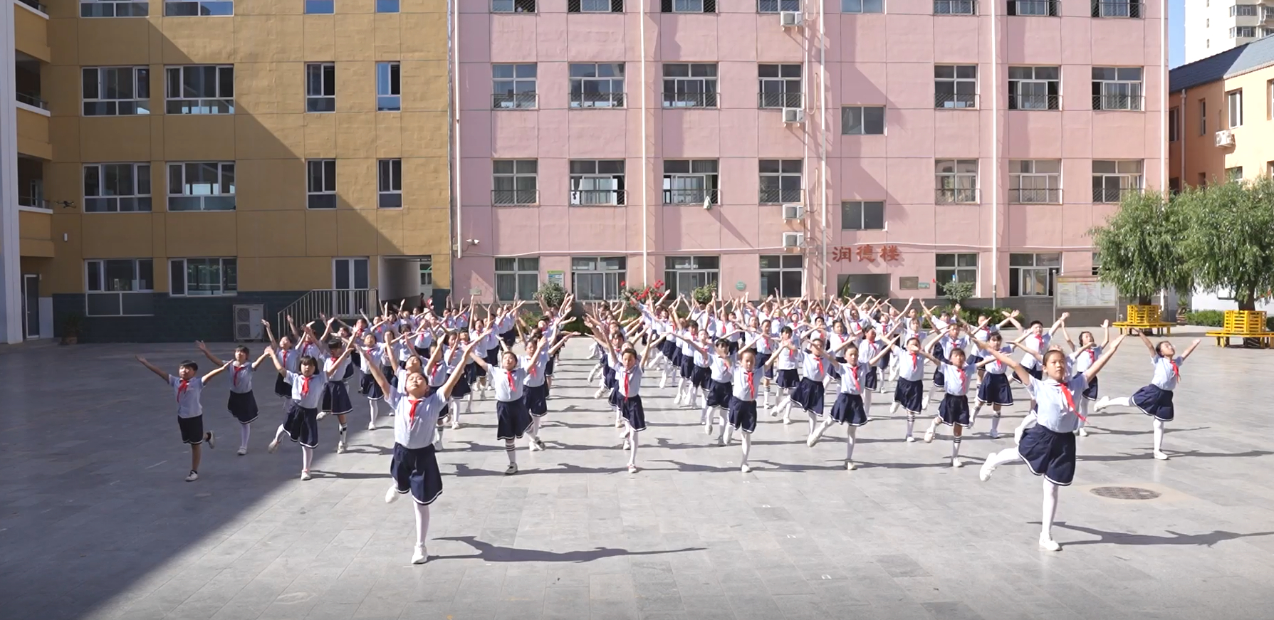 河北唐县:阳光课间助“双减” 健康活力满校园_fororder_同学们活力满满迸发青春气息
