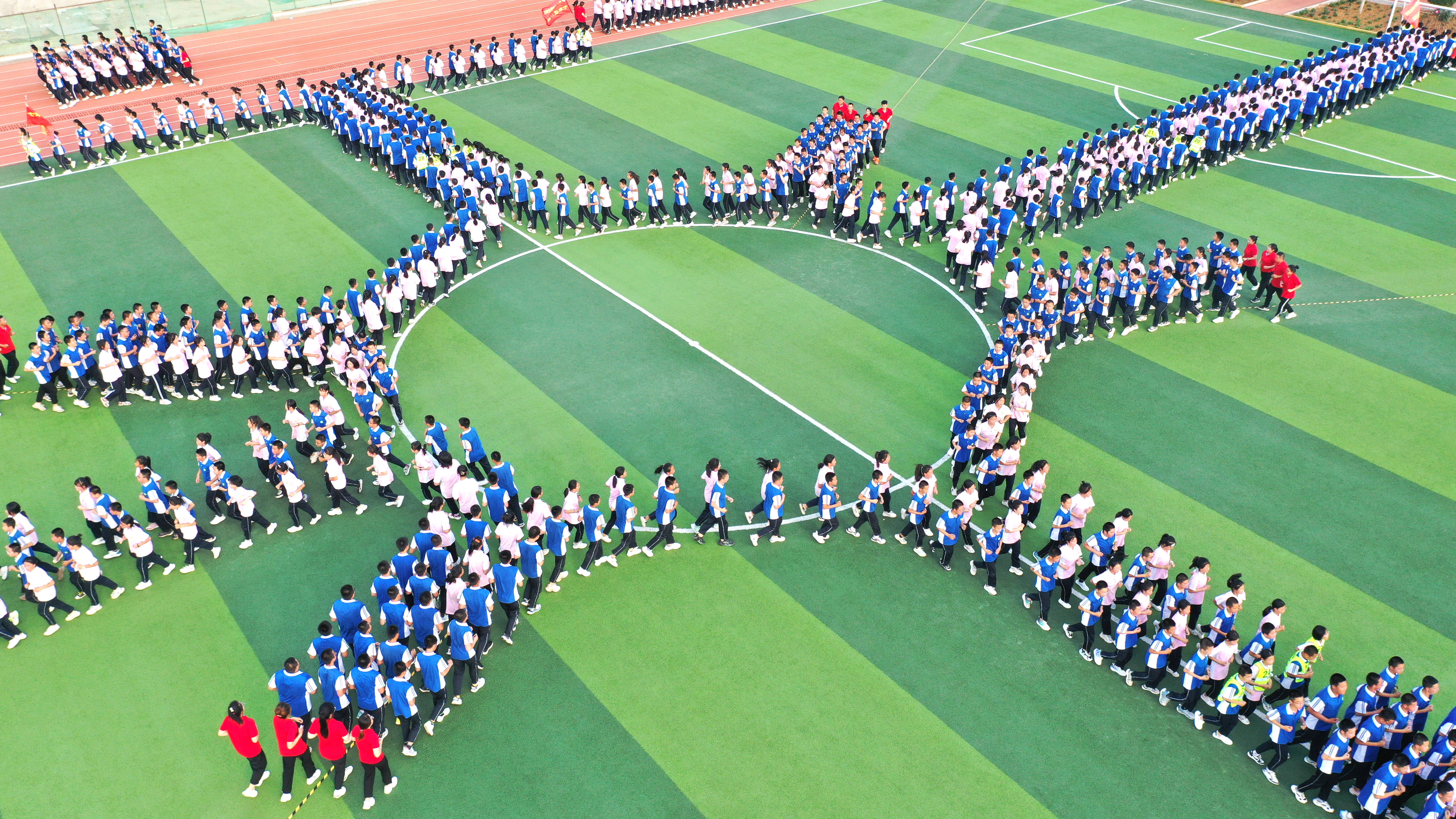 河北唐县:阳光课间助“双减” 健康活力满校园_fororder_学子花式跑操,激情澎湃、气势磅礴