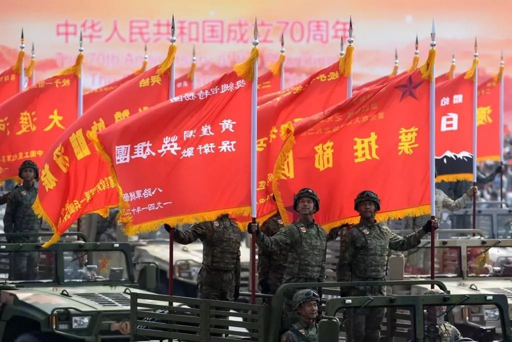 31面战旗有“英雄”,国庆阅兵百面战旗都有什么来头?