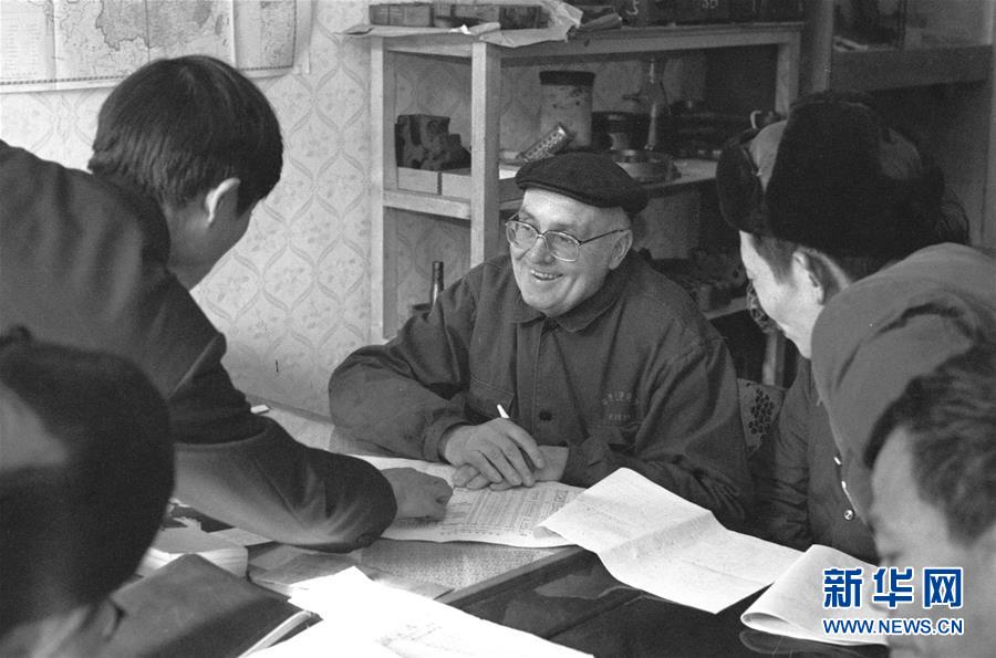 新华网：聆听历史脚步声——从欧洲档案探寻中华民族复兴之路