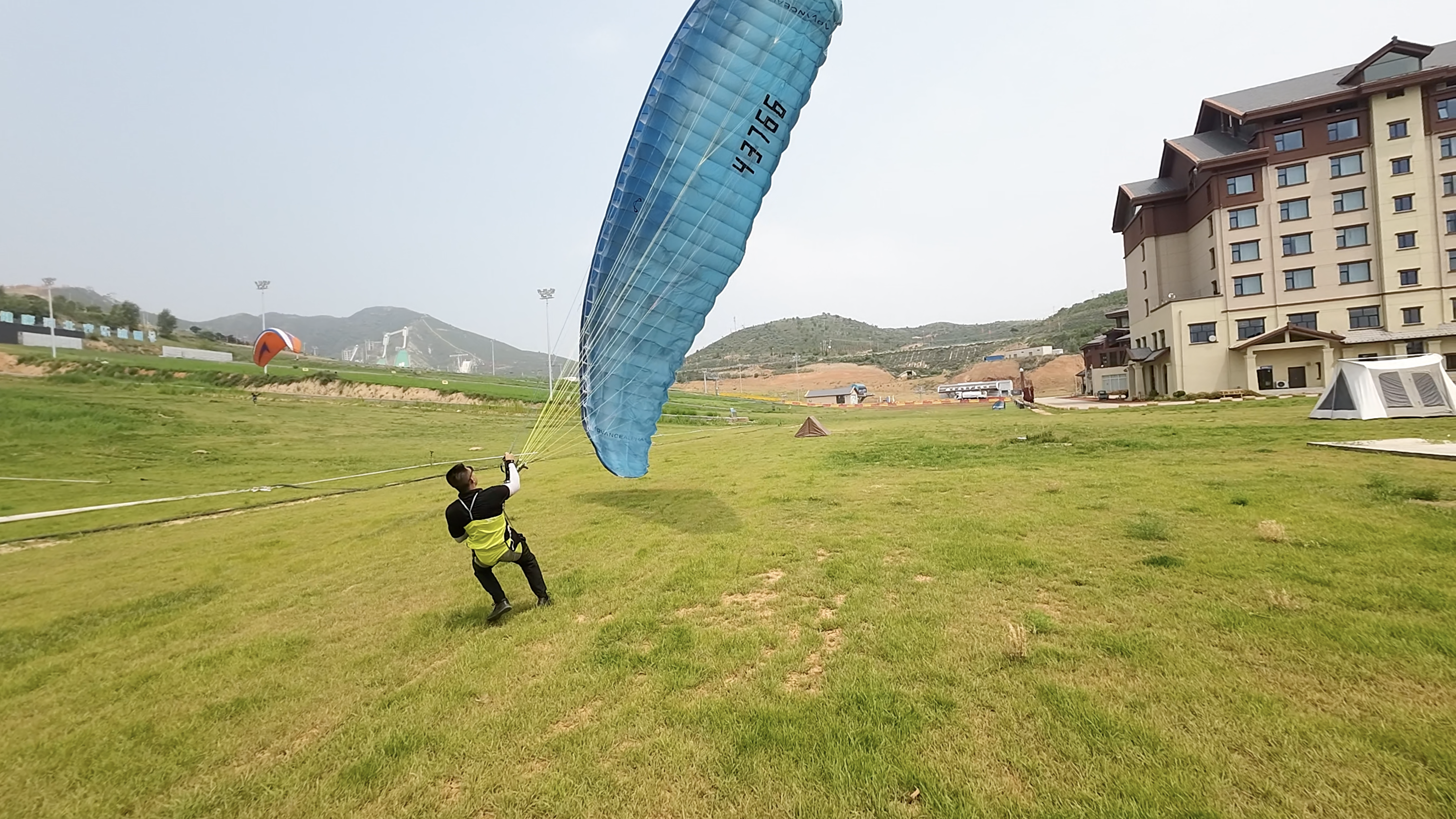 河北涞源:夏日经济走俏旅游市场_fororder_5