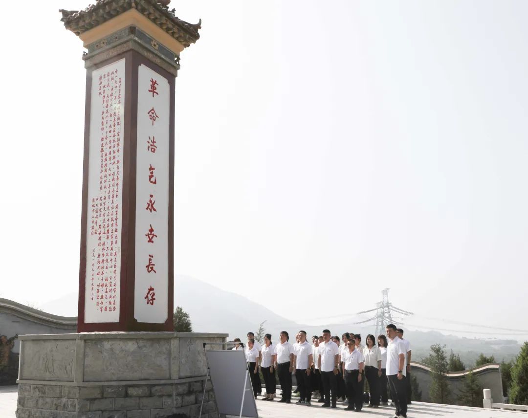 遵化市组织开展庆“七一”集中宣誓暨专题党课活动_fororder_640