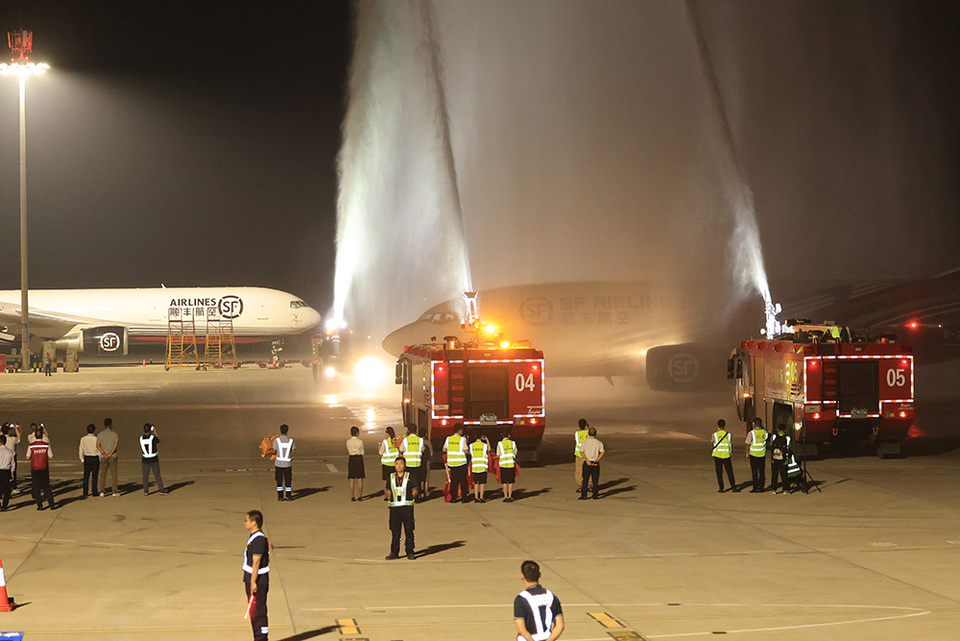 湖北鄂州花湖机场正式启动货运航线转场工作