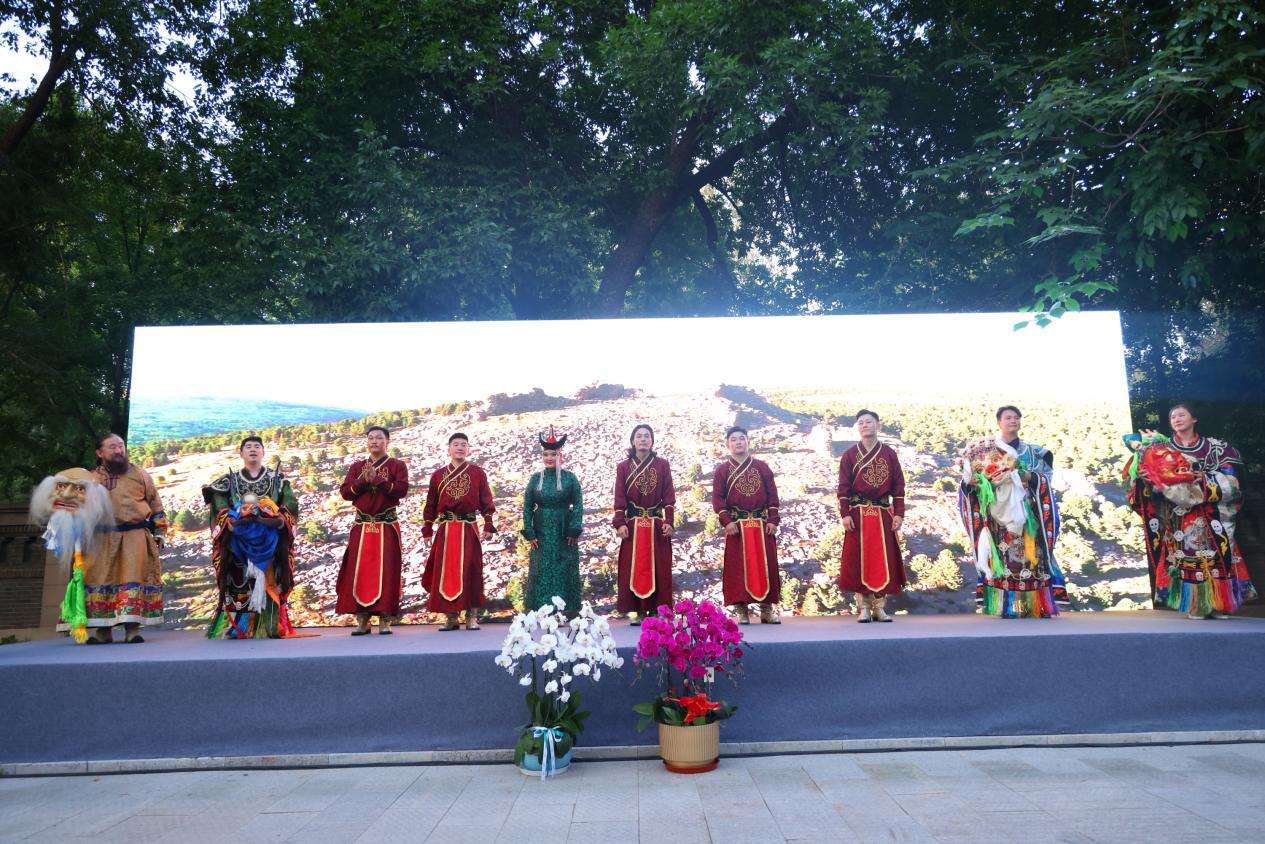 庆祝蒙古国人民革命胜利102周年 传统那达慕节日招待会举行_fororder_图片16