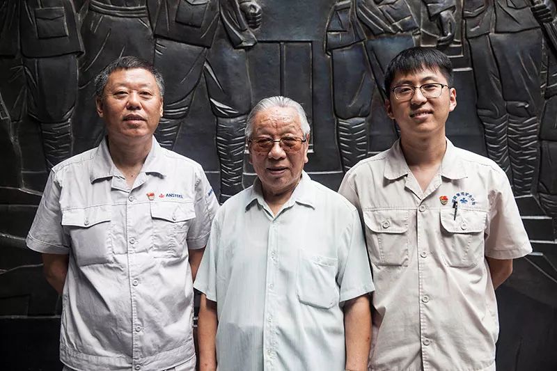 新华网@三代鞍钢人诠释“咱们工人有力量”