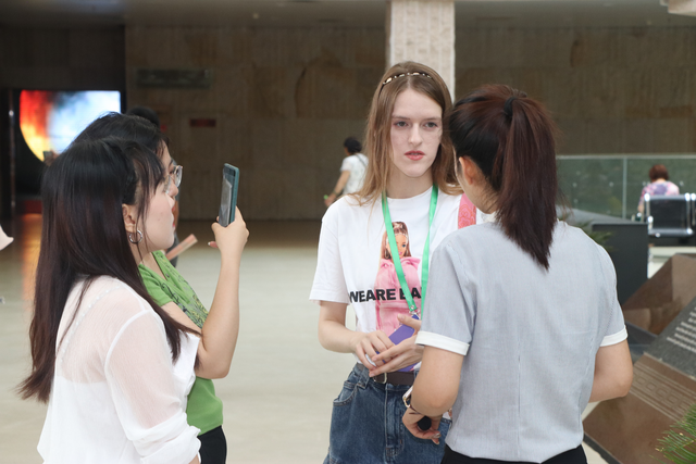 何以中国丨“中国”一词最早出现在哪里?外国博主在宝鸡找到答案 何以中国丨“中国”一词最早出现在哪里?外国博主在宝鸡找到答案_fororder_图片24