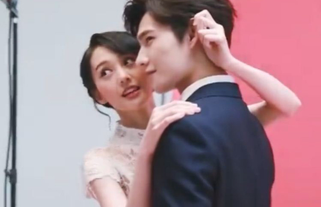 杨洋郑爽合拍婚纱照甜蜜互动 网友大呼般配