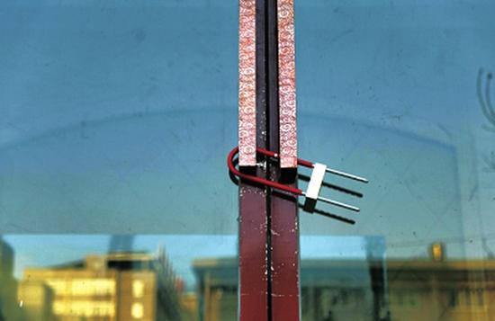 女子&quot;脂肪填充&quot;后脸溃洞流脓 官方将彻查涉事机构