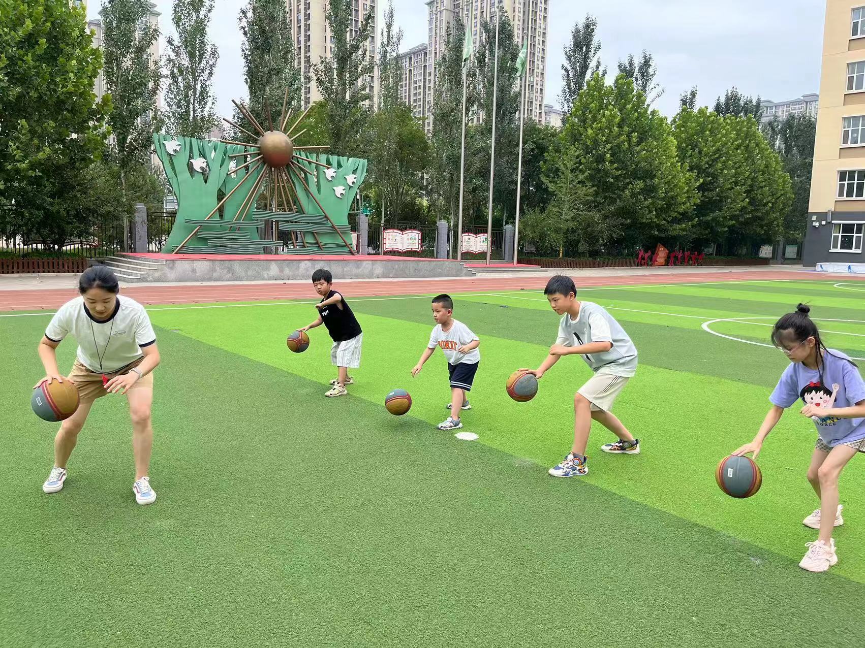 (原创)石家庄市人大常委会副主任李志宏一行到石家庄市育新实验小学开展暑期托管工作专题调研_fororder_1