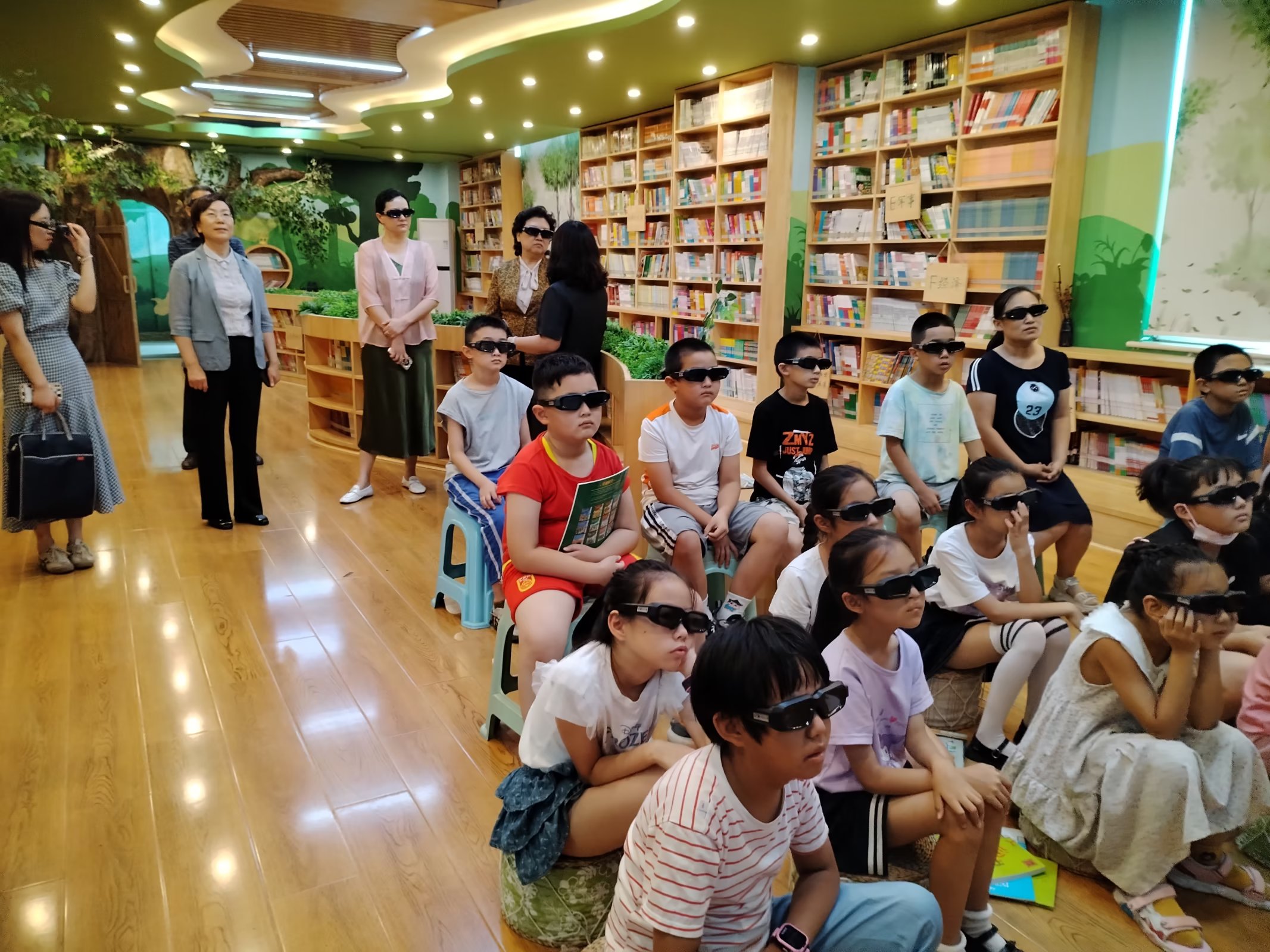 (原创)石家庄市人大常委会副主任李志宏到石家庄市育新实验小学开展暑期托管工作专题调研_fororder_微信图片_20230719164133