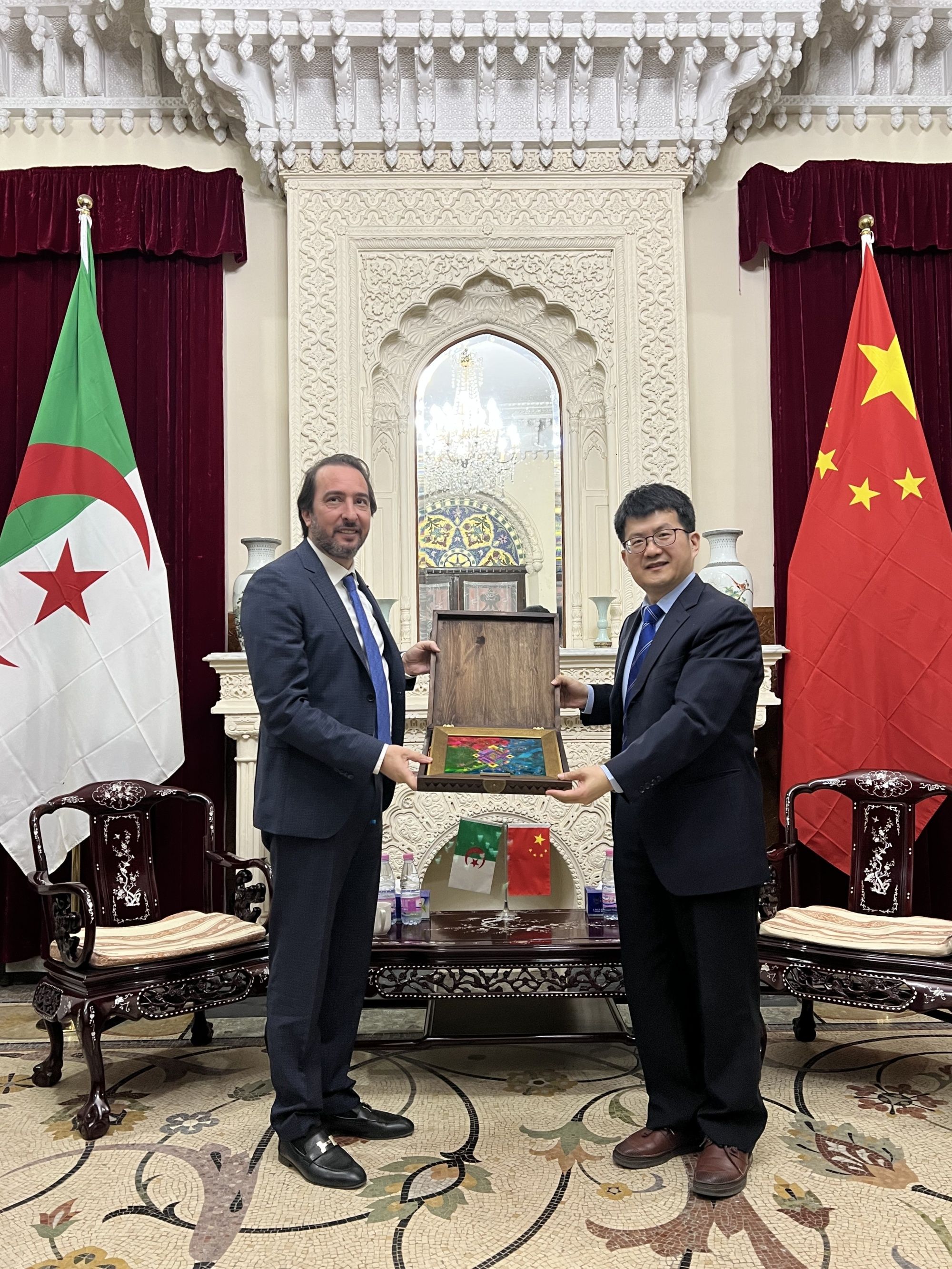 直通使领馆 | 中国驻阿尔及利亚大使李健:阿总统15年来首次访华 开创新格局设定新目标