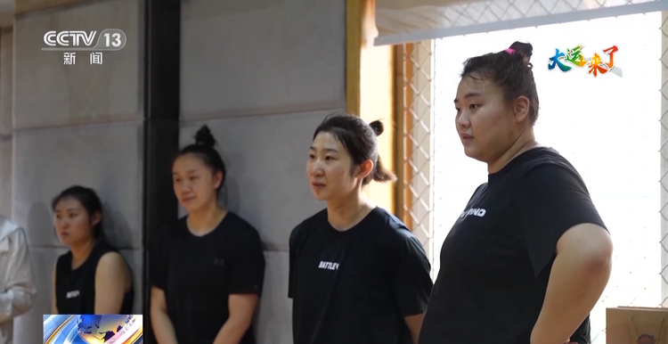 姑娘们已经准备好了!中国大学生女子篮球队的备战时刻激情飞扬→