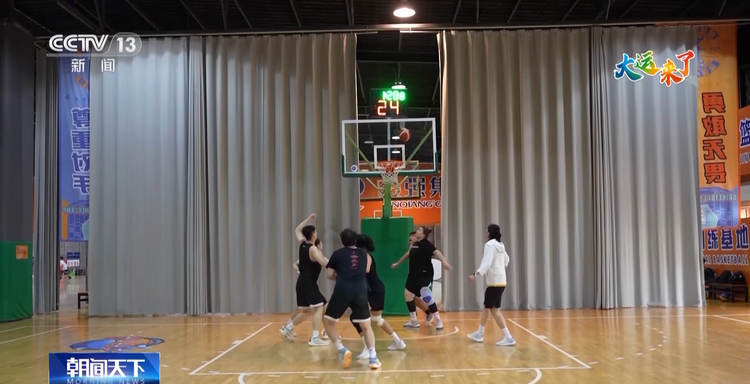 姑娘们已经准备好了!中国大学生女子篮球队的备战时刻激情飞扬→