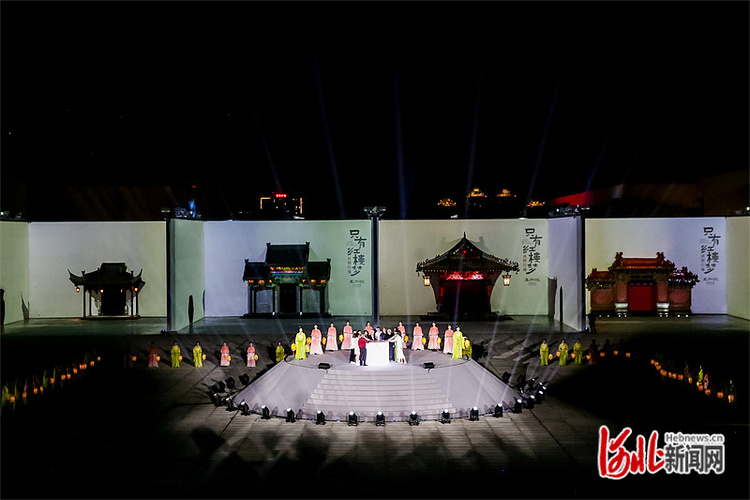 “只有红楼梦·戏剧幻城”正式开城_fororder_1