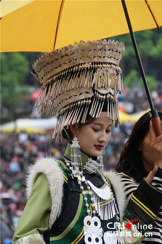 华美精巧的凉山彝族银饰_fororder_3