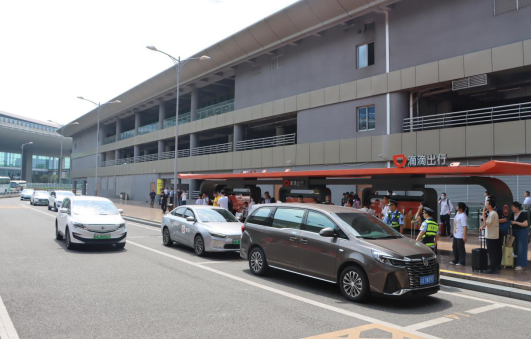 重庆江北机场T2航站楼新巡游出租汽车候客点开始运行_fororder_微信图片_20230823141650