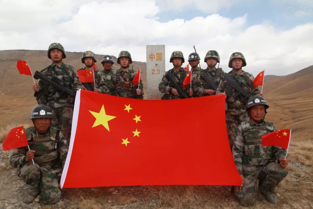 #解放军报#这个国庆，中国军人的身影一直在路上